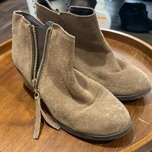 Aldo Suede Booties Like New 1.5” Heel Size 6